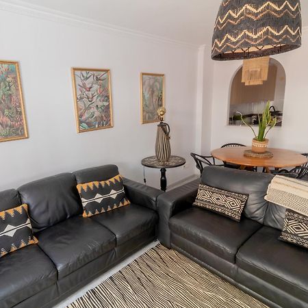 Las Flores Apartments 内尔哈 外观 照片