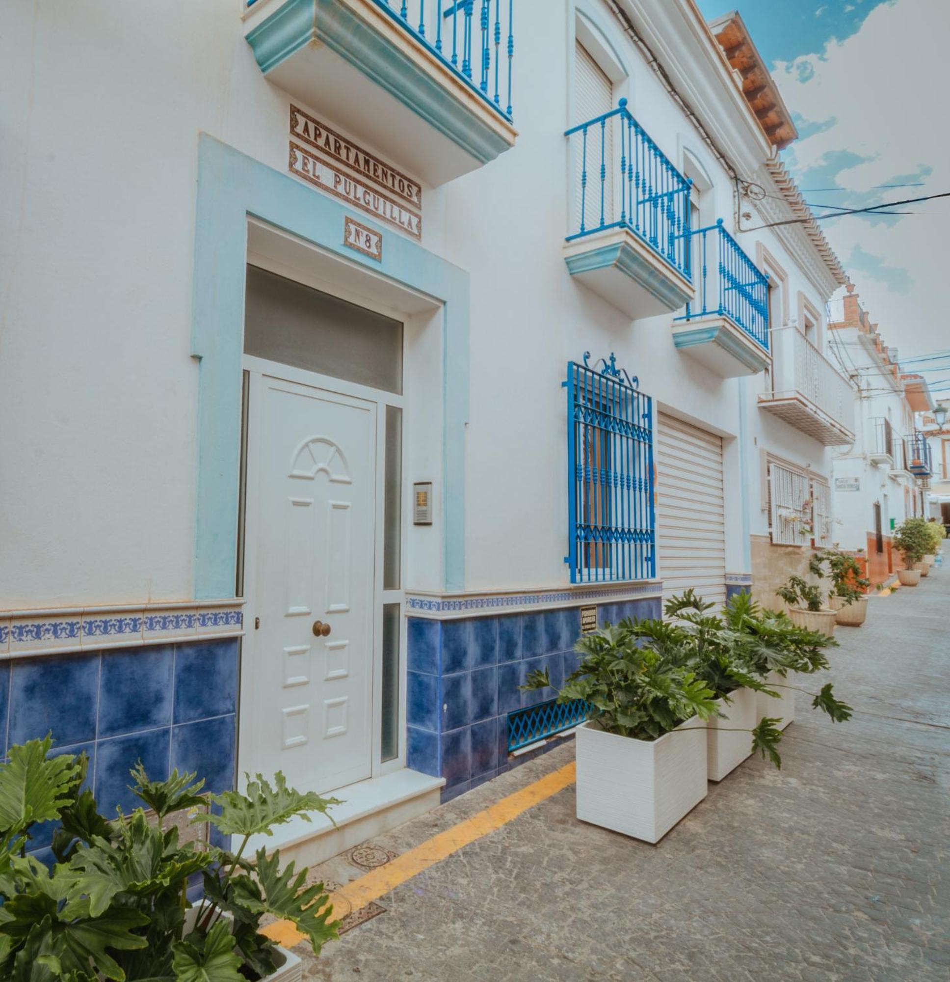 Las Flores Apartments 内尔哈 外观 照片