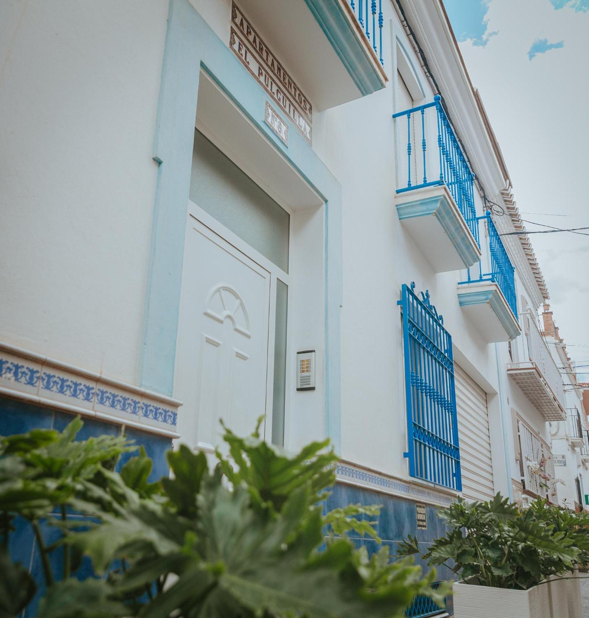 Las Flores Apartments 内尔哈 外观 照片