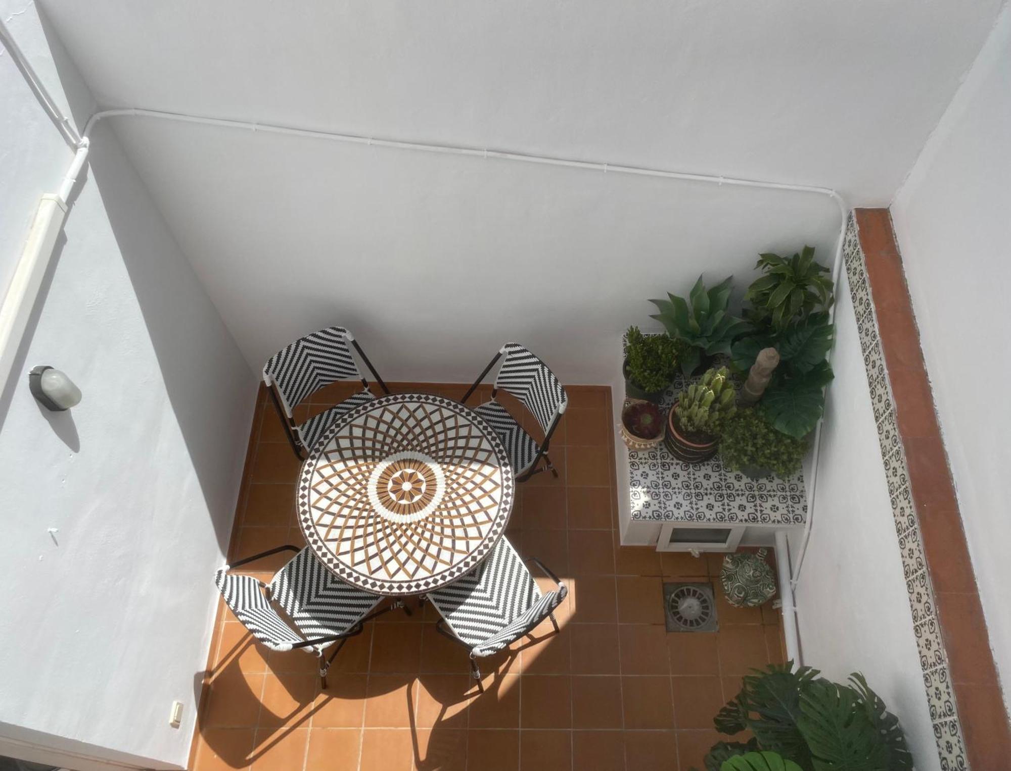 Las Flores Apartments 内尔哈 外观 照片